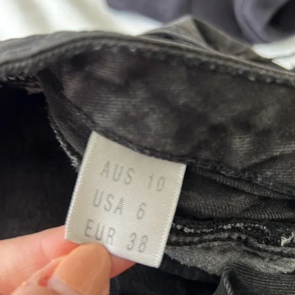 High rise shorts - Picture 3 of 3